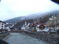 32.jpg (32640 bytes)