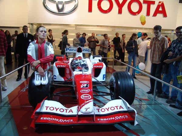 1b.jpg (92815 bytes)