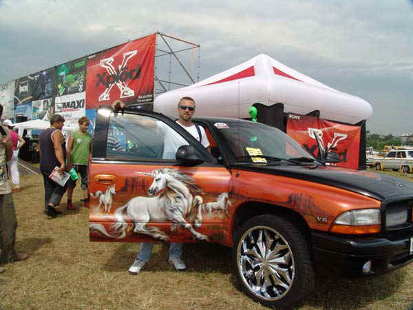 1b.jpg (92815 bytes)