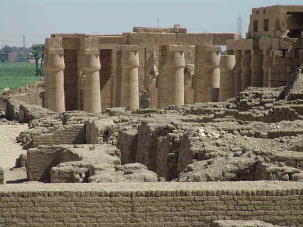 30b.jpg (47826 bytes)