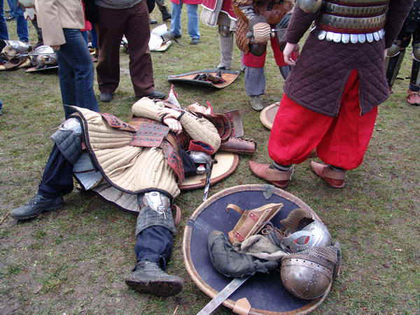 1b.jpg (111613 bytes)