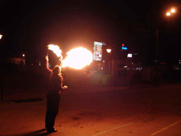 1b.jpg (111613 bytes)