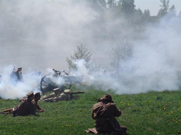 1b.jpg (111613 bytes)