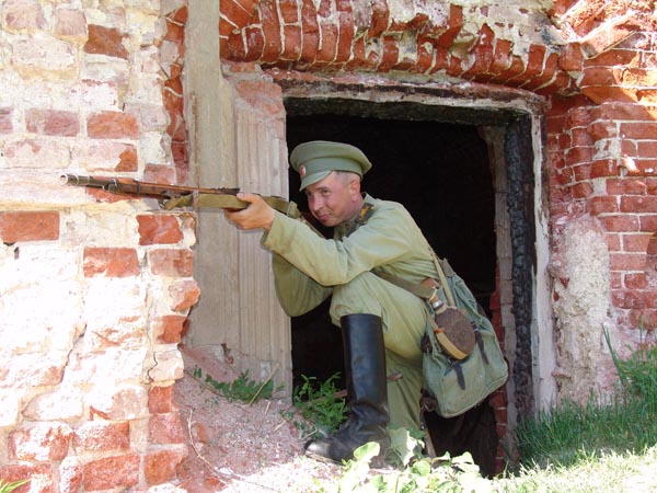 1b.jpg (111613 bytes)