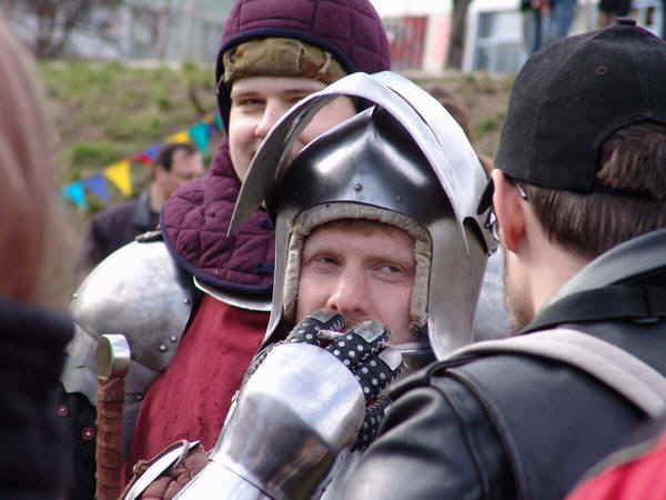 1b.jpg (111613 bytes)