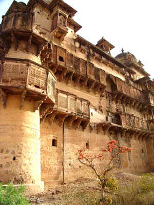 1b.jpg (111613 bytes)