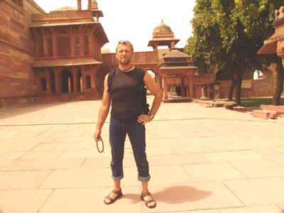 1b.jpg (111613 bytes)