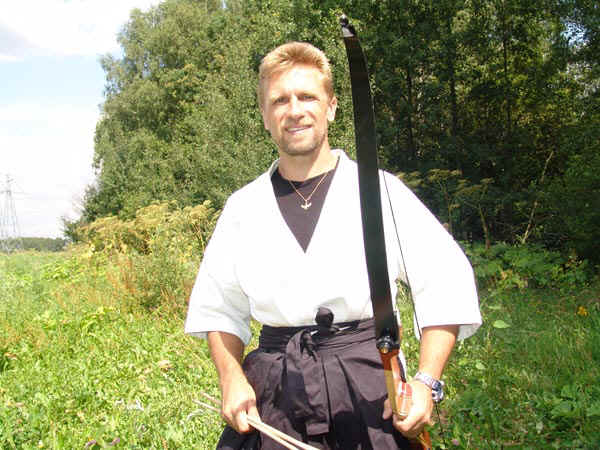 2b.jpg (39896 bytes)