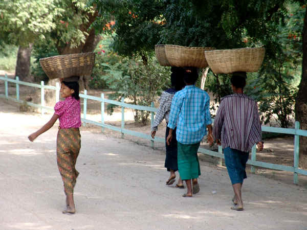 1b.jpg (111613 bytes)