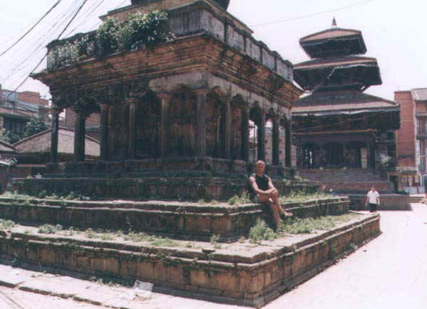 22b.jpg (59548 bytes)