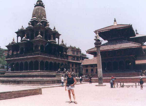 25b.jpg (45642 bytes)