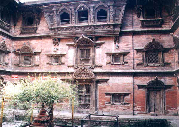 26b.jpg (82745 bytes)