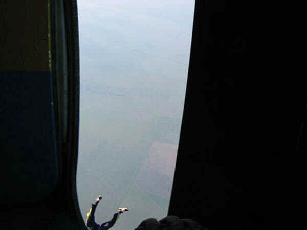 2b.jpg (39896 bytes)