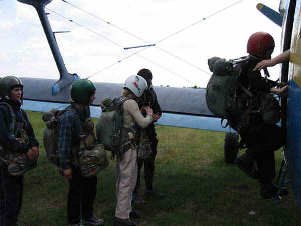 2b.jpg (39896 bytes)