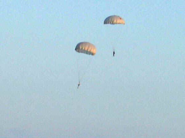 2b.jpg (39896 bytes)