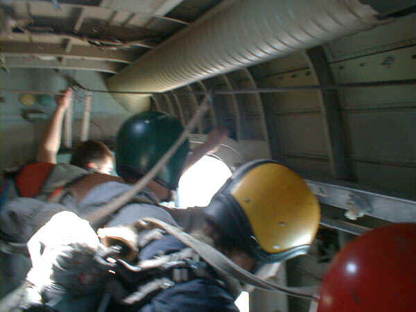 2b.jpg (39896 bytes)