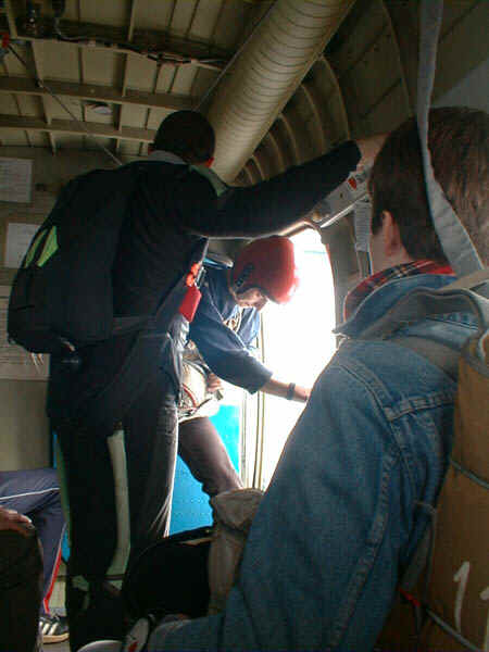 2b.jpg (39896 bytes)