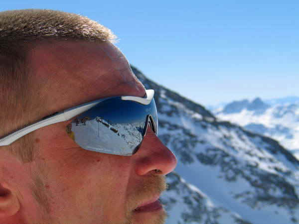 1b.jpg (111613 bytes)